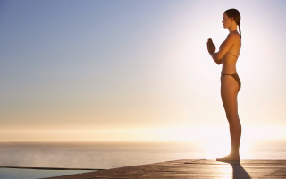 Woman bikini dock sun ella - symmetrical free wallpaper