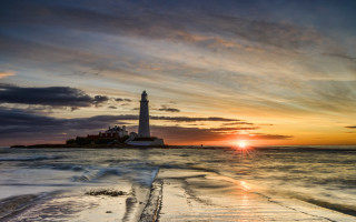 Lighthouse beach sunset clouds water 3 - adobe lightroom free wallpaper