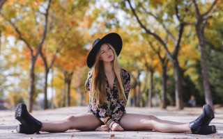 Woman hat dress autumn blonde - eszter mattioni free wallpaper