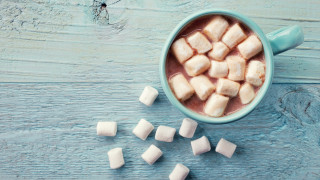 Hot chocolate marshmallows blue wooden - hot chocolate free wallpaper