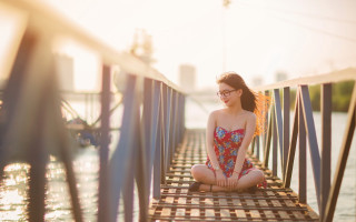 Woman bridge smile long hair - free vintage wallpaper