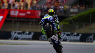 Motorcycle race crowd cobra vfx - a crowd watching free wallpaper