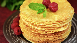 Pancakes raspberries leaf food photography - a plate free wallpaper