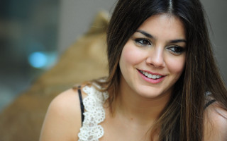 Woman smiling longhair lace white - tachisme free wallpaper