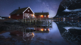 Red house lake night sky - a red house free wallpaper