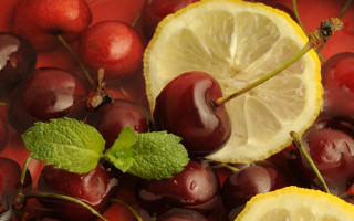 Cherries lemon lime water droplets - a lime free wallpaper