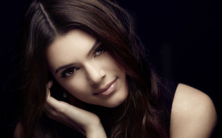 Woman longhair posing smile browneyes - realistic shaded perfect face free wallpaper for desktop