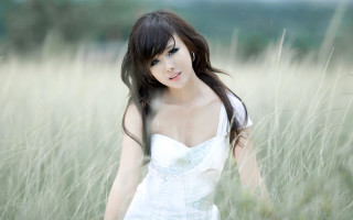 Woman white dress field wind - chen lu free wallpaper