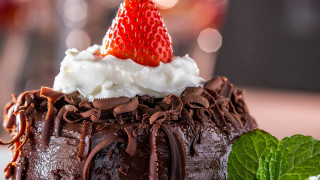 Chocolate cake strawberry mint rococo - a chocolate cake free wallpaper for desktop
