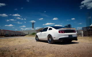 White car dirt road train - a white car free wallpaper
