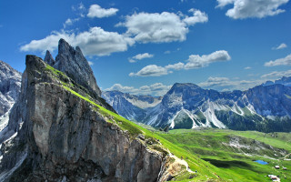 Mountain range grassy slope clouds - a few mountain free wallpaper for desktop