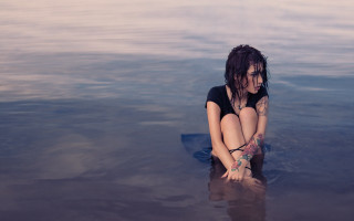 Aramenta diathne vail surfboard tattoo - her pocket free wallpaper for desktop