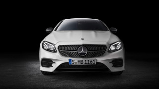 White mercedes benz detailed digital - photorealism free wallpaper for desktop