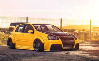 Yellow car fence 3d render - a yellow car free wallpaper