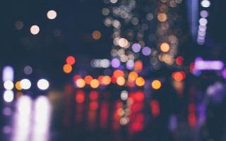 Blurry city street night bokeh - a blurry photo of a city street free wallpaper