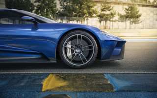 Blue sports car road building 2 - the side of the road in front free wallpaper for desktop