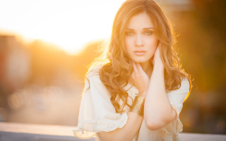 Beatrice huntington sunset portrait blonde - the sun shining behind her free wallpaper