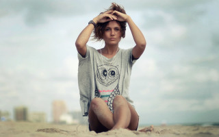 Beach woman city sky fashion - andrea orcagna free wallpaper