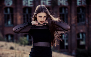 Woman longhair building sign fashion - eszter mattioni free wallpaper