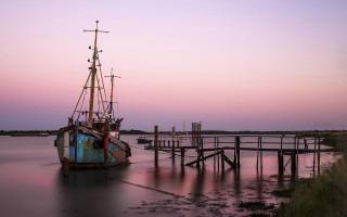 Boat docked pier pink sky - stuckism free wallpaper for desktop