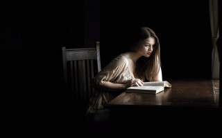 Woman reading dark room open - in the dark free wallpaper for desktop