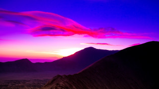 Purple pink sky mountain clouds - colorful cloud free wallpaper