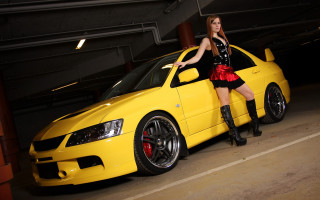 Woman yellow car parking garage - the door free wallpaper