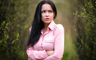 Woman forest serious portrait bamboo - stuckism free wallpaper for desktop