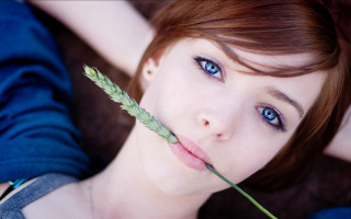 Woman flower stalk blue eye - a blue eye free wallpaper