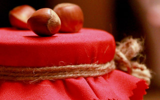 Red cloth rope nuts macro - a red cloth free wallpaper