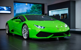 Green lamb car showroom 3d - a television free wallpaper