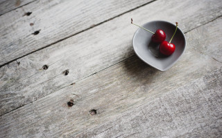 Bowl cherries ants spoon minimalist - a bowl free wallpaper for desktop