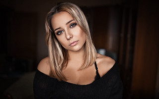 Woman long hair black top 9 - a wooden door free wallpaper