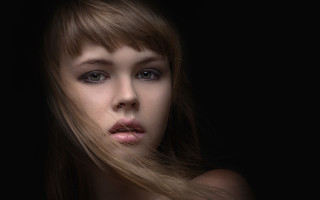 Long hair portrait black background - she free wallpaper