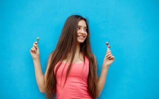 Woman pink top candy canes - summer vibrancy free wallpaper