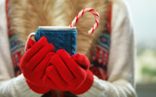 Person holding cup candycane red - hand free wallpaper for desktop