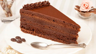 Chocolate cake plate spoon water - a piece of chocolate cake free wallpaper