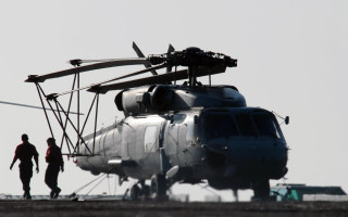 Helicopter man runway sky cobra - eiq free wallpaper