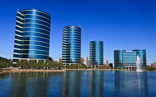 Buildings lake sky fountain architecture - a lake in front free wallpaper for desktop