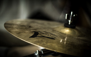 Musical instrument closeup blurry background - musical free wallpaper for desktop