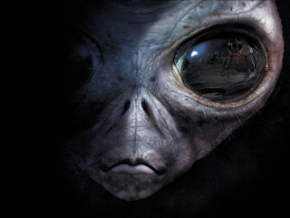 Alien face closeup ship background - alien free wallpaper for desktop