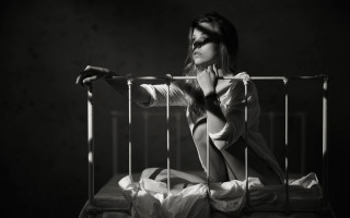 Woman sitting bed cage black - photo free wallpaper