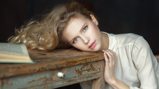 Woman portrait blonde blueeyes serious - artur tarnowski free wallpaper