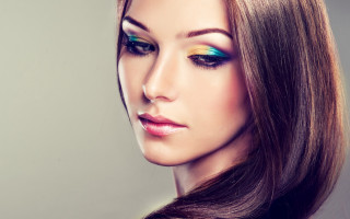 Woman longhair greeneyeshadow lipring photorealism - airbrush free wallpaper