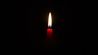 Candle dark red black background - free light wallpaper for desktop