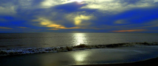 Beach wave sunset clouds matte - crepuscular free wallpaper