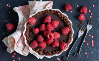 Chocolate pie raspberries food photography - a fork free wallpaper