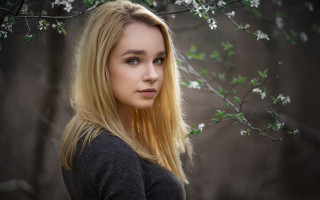 Blonde woman tree white flowers - blonde hair free wallpaper for desktop