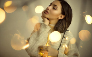 Woman candle holding looking sky - a candle free wallpaper for desktop