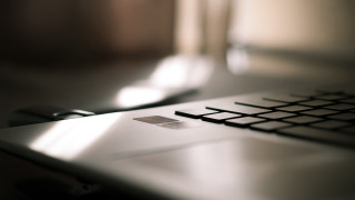 Laptop keyboard glass water blurry - a glass of water free wallpaper for desktop
